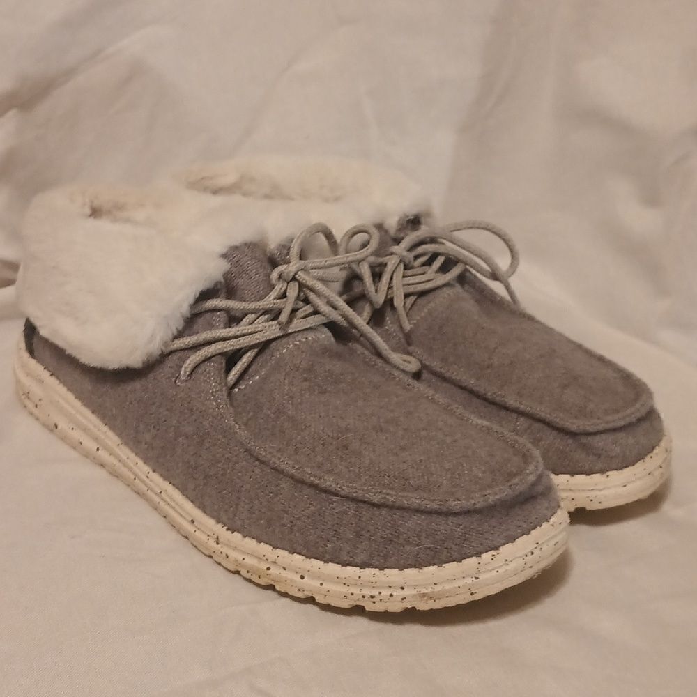Hey Dude Britt gray white fur lined lace up boots size 10